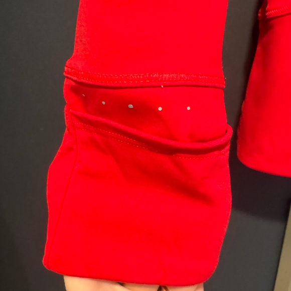 Athleta pull over 1/4 zip in perfect condition! Thick / nice quality - Picture 5 of 7